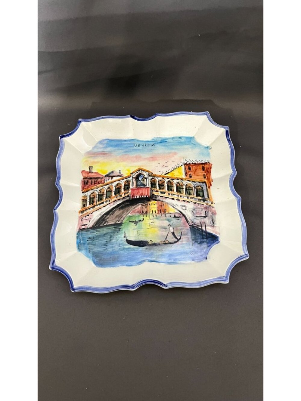 Hand-Painted Italian Ceramic Venice Plate With Scalloped Edges